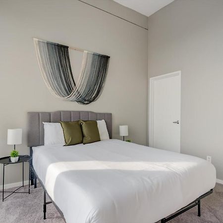 Frontdesk Huron Square Apts Downtown Cleveland Buitenkant foto