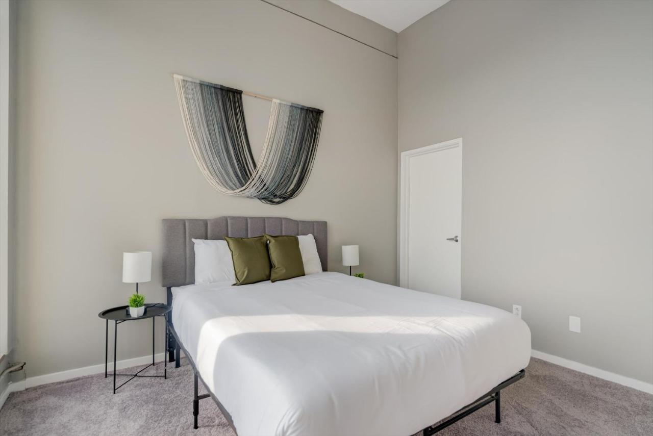 Frontdesk Huron Square Apts Downtown Cleveland Buitenkant foto