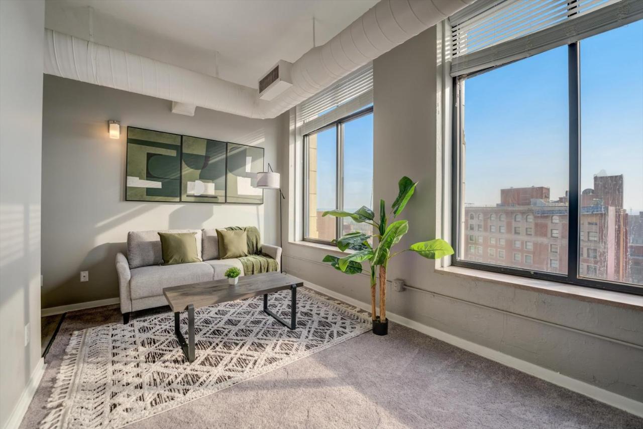 Frontdesk Huron Square Apts Downtown Cleveland Kamer foto